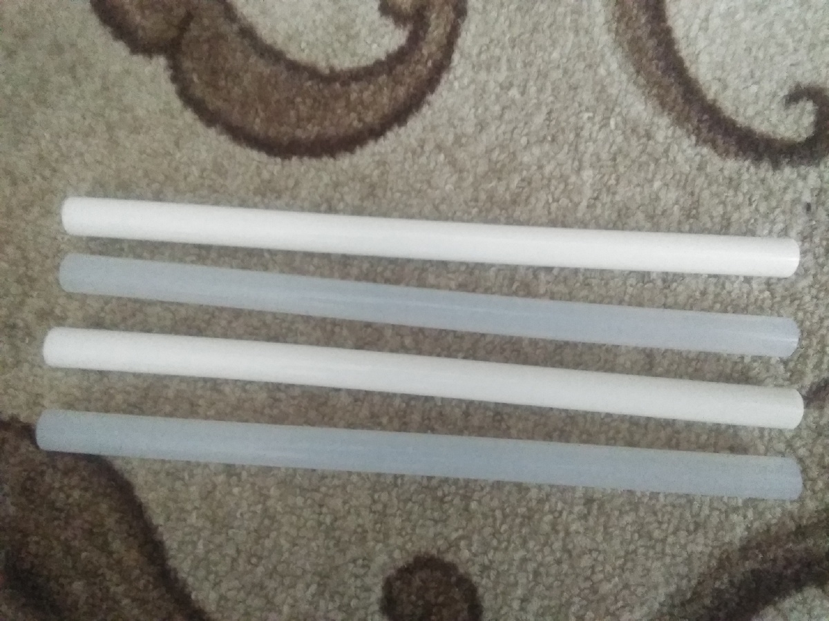 Клей для клеевого пистолета. Личное фото.