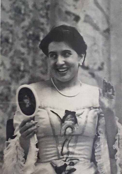 Автор в 15 лет играет водевиль. Фото из личного архива автора принадлежит автору 