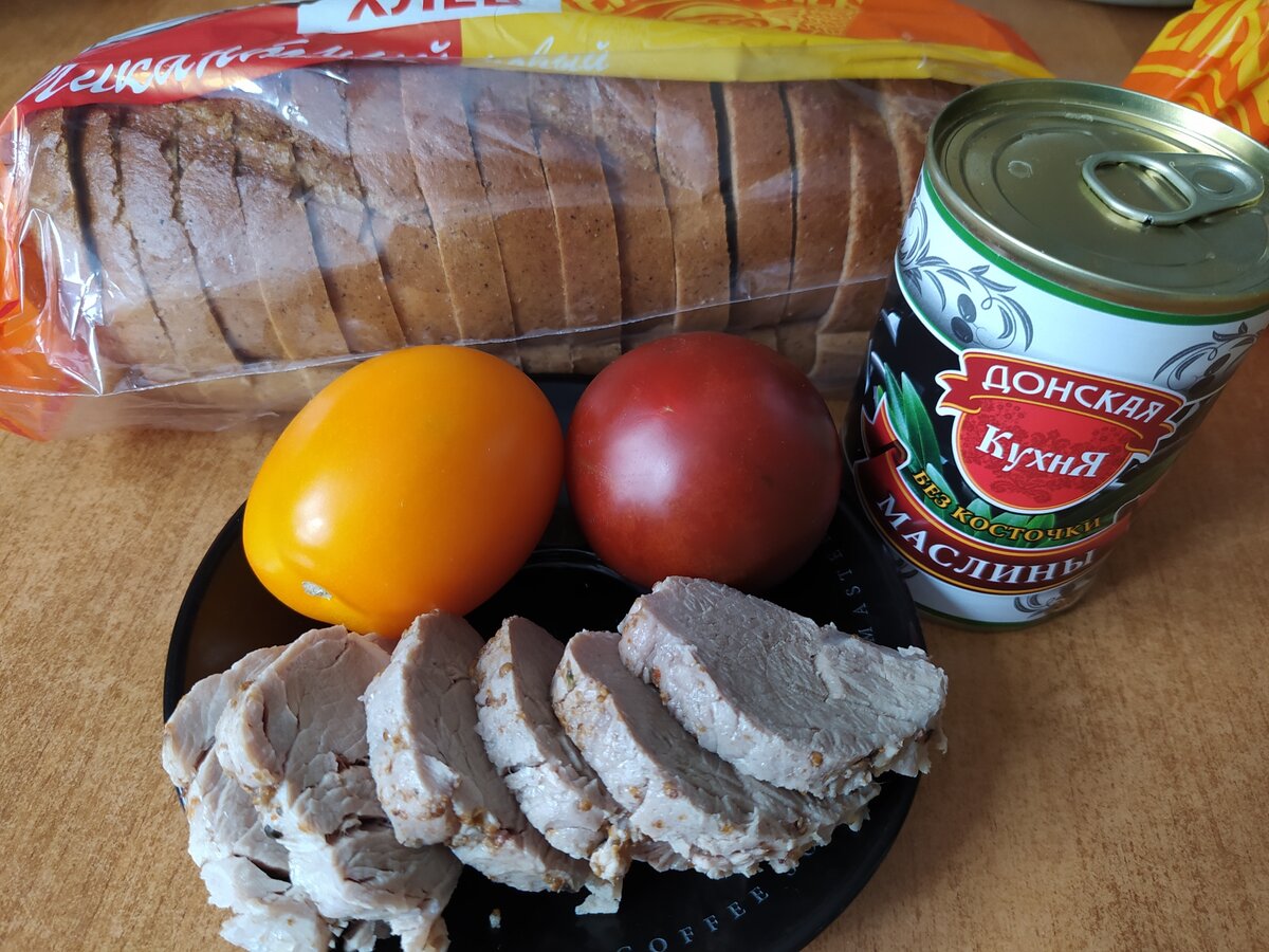 Ингредиенты для бутерброда. Фото автора