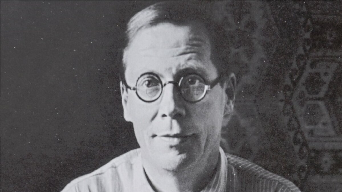 Заболоцкий, Николай Алексеевич - поэт, автор стихотворения "Признание", положенного в основу текста песни "Очарована, околдована". 