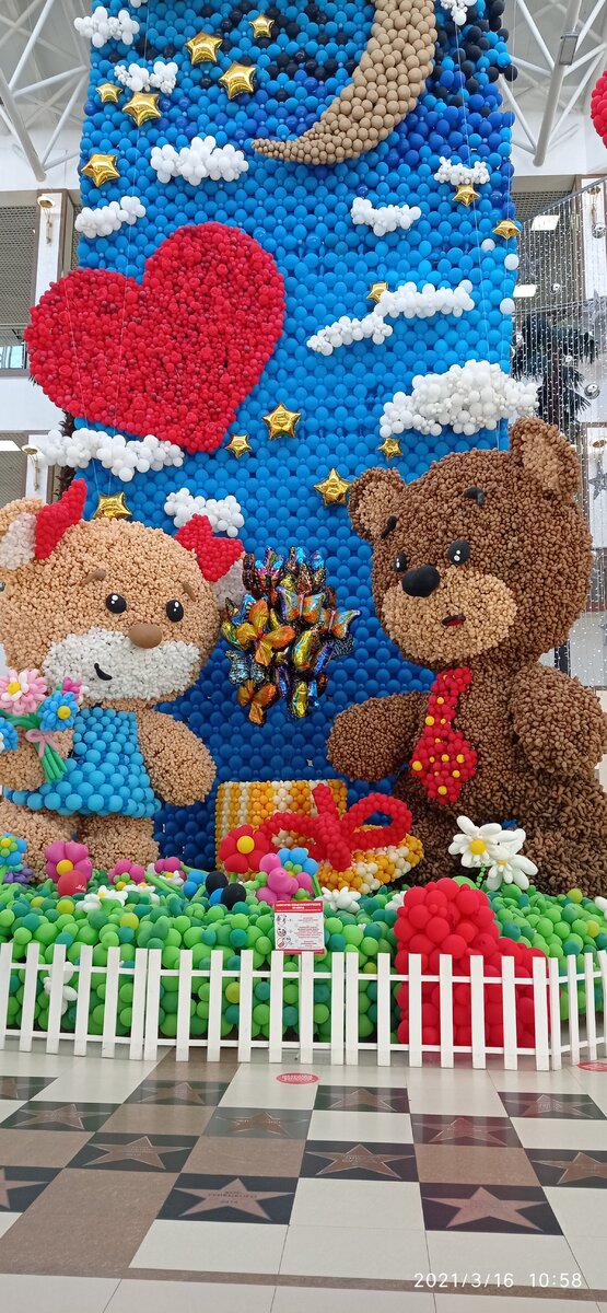 Такая вот весна в торговом центре🤗