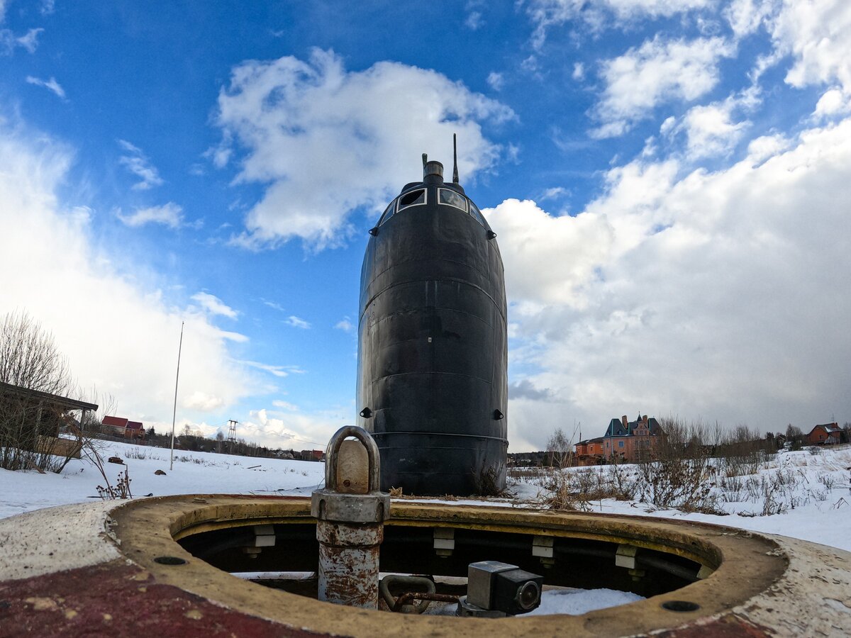 Подводная лодка Подмосковье. Подводная лодка в Никольском Мытищинский район. Аварийная подводная лодка.