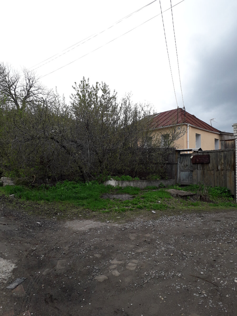 Фото автора, просто деревенский дом, не знаю, чей.