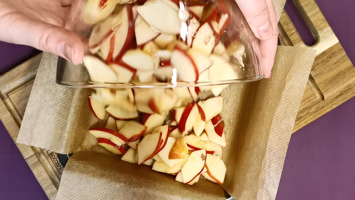 Переворачиваю пирог с яблоками вверх дном и получаю прозрачный яблочный "Перевётрыш" (красивый, вкусный и готовить просто)