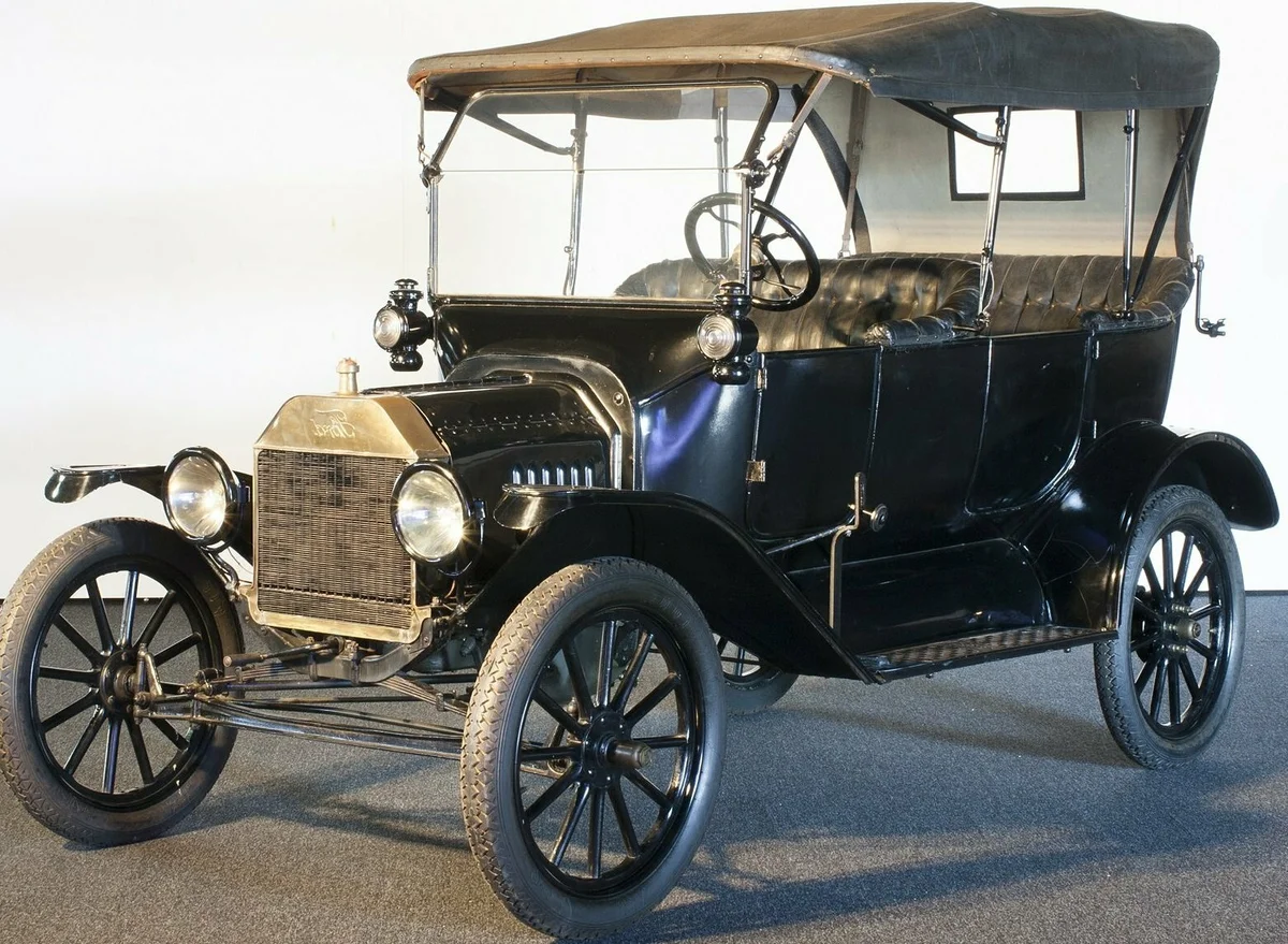 Модель т. Форд модель т 1908 Генри Форд. Henry Ford model t. 1910 Model t Ford. Автомобиль Генри Форда 1908.