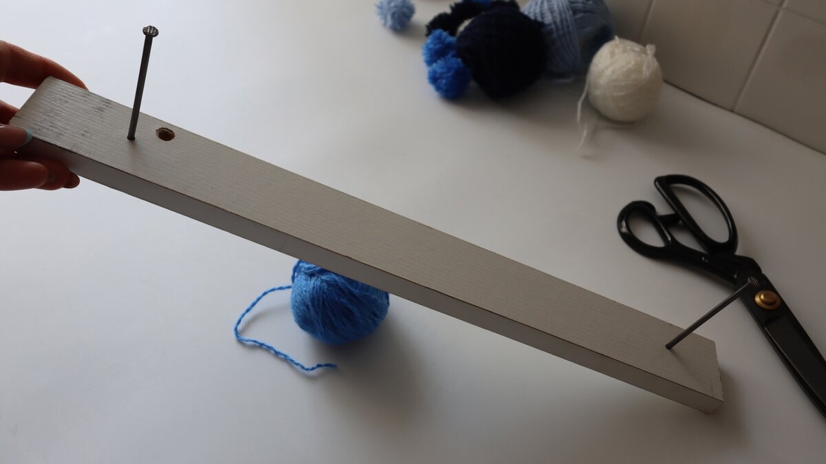 Листайте вправо 