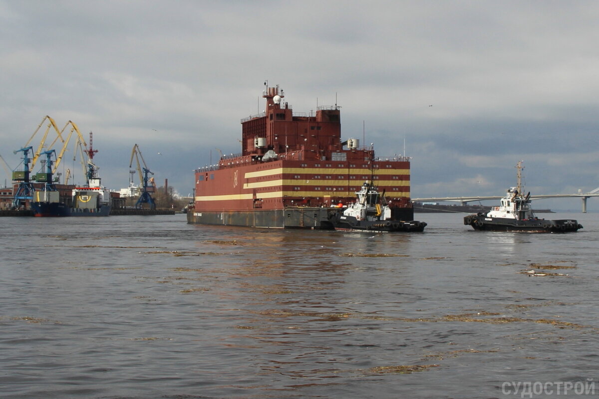 Первый российский атомный плавучий энергоблок "Академик Ломоносов" / Фото: Судострой