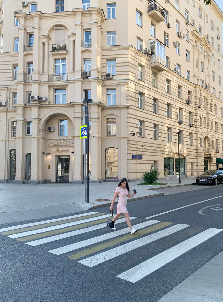 Моё фото на пешеходном переходе в Москве