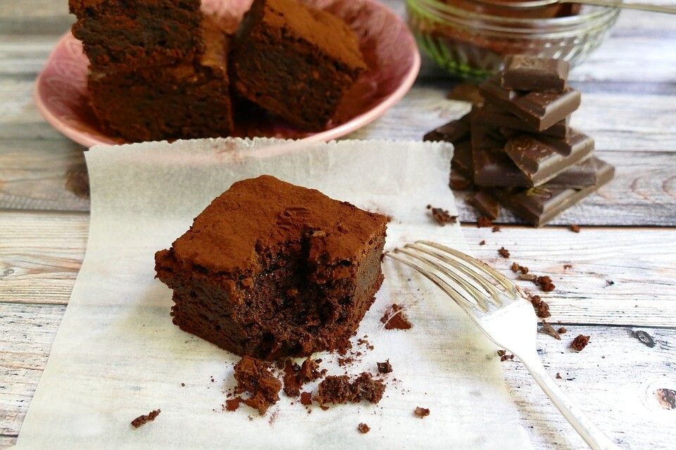 Источник: https://lifestyle.segodnya.ua/lifestyle/food/bez-muki-kak-prigotovit-shokoladno-mindalnyy-pirog-s-apelsinami-1223960.html