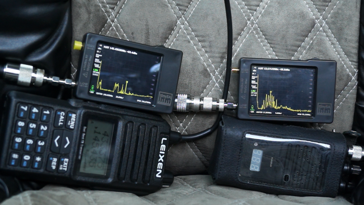 При работе в диапазоне 145 МГц с 16-см антенной от баофенга прибор зафиксировал сигнал со средним уровнем минус 69,4 дБм