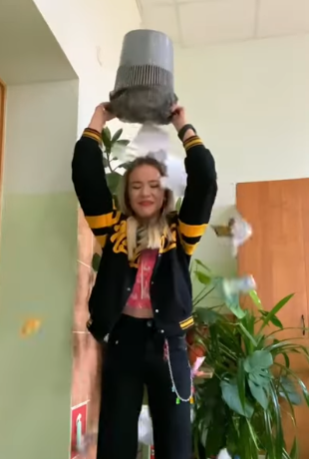 Самые отвратительные видео я не скопировала, потому что побоялась, что Дзен не пропустит такое. Дзен может не пропустить, а на уроке такое вытворять можно(((