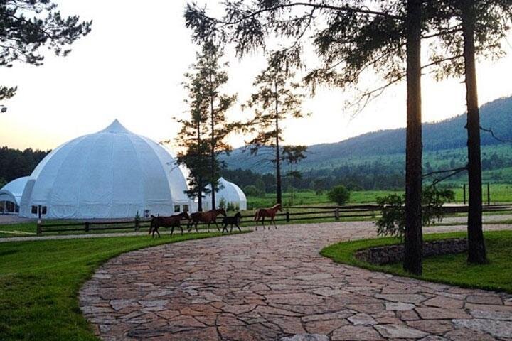 Шатры в долине Бабик, 2014 год. Соцсети 