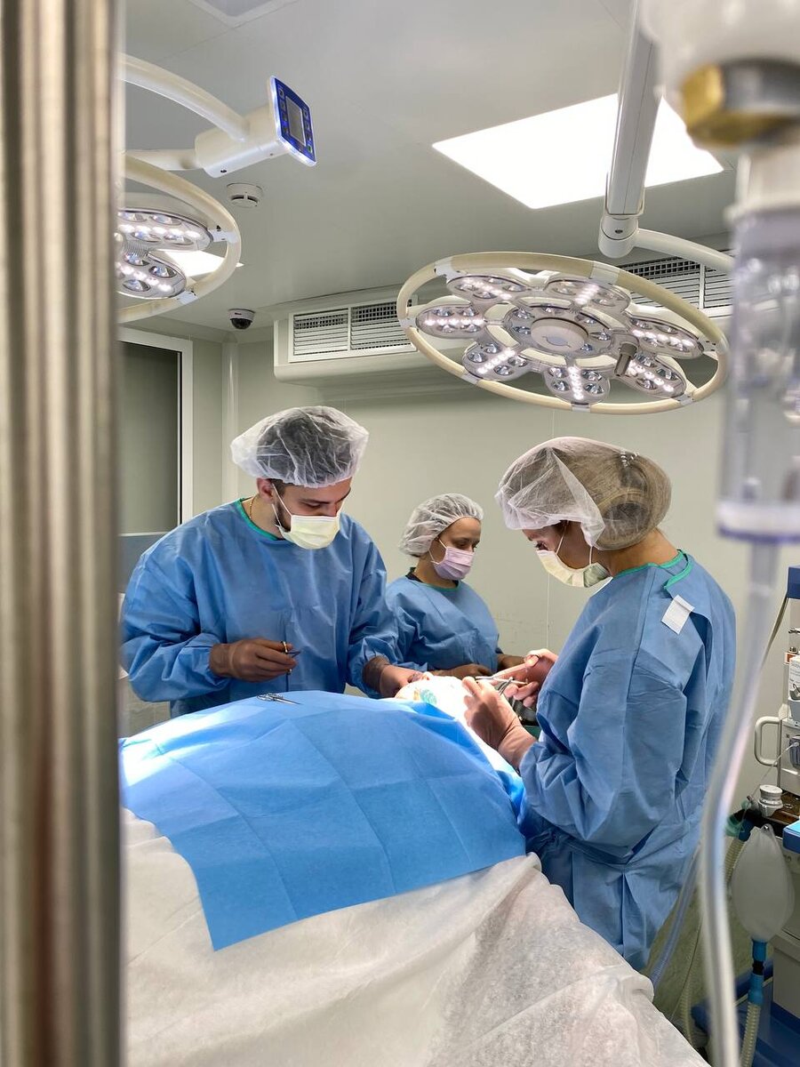 Комбинированная маммопластика : установка импланта и липофилинг зоны ложбинки