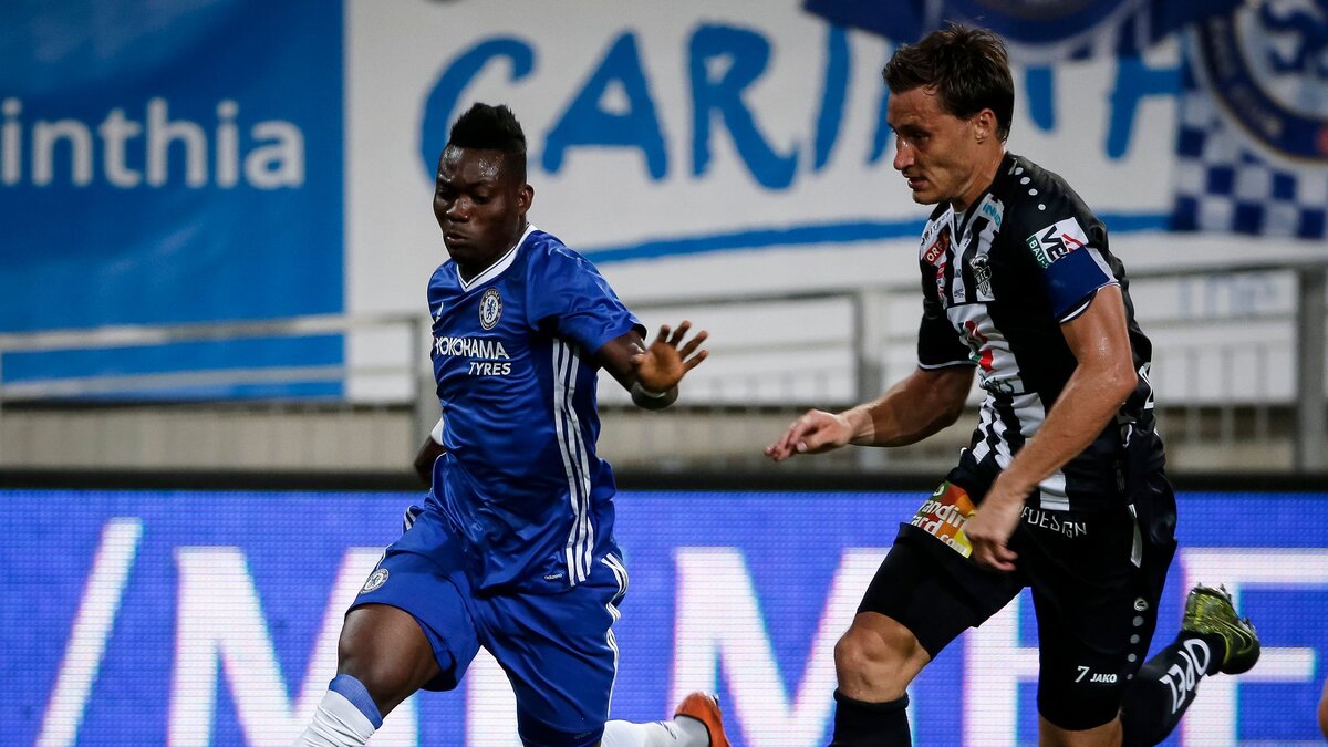 Фото: Кристиан Ацу игрок Челси  