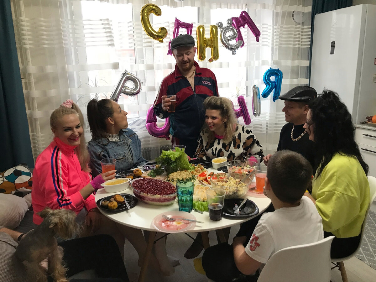 Первый тост от мужа именинницы и шикарный стол