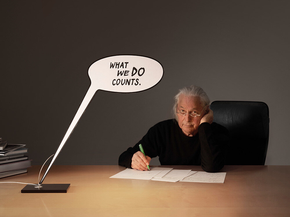 Инго Маурер со своим светильником "What we DO COUNTS"