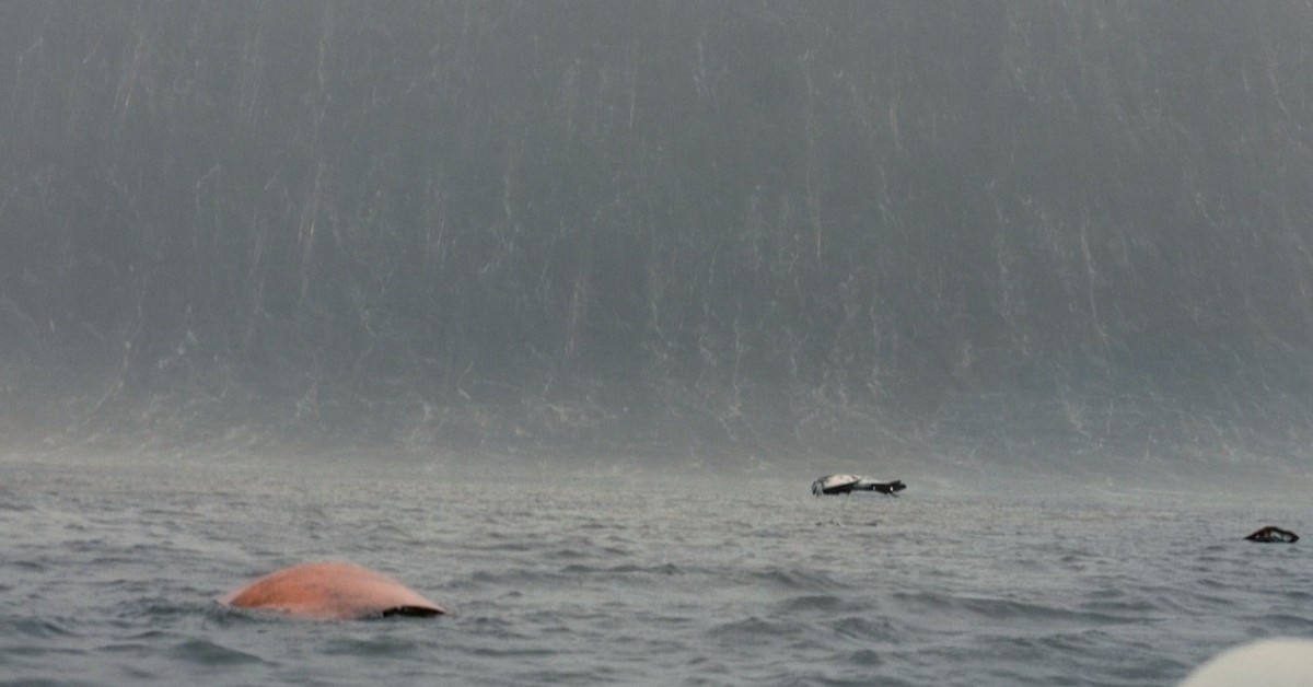 Кадр из фильма "Интерстеллар". "Это не горы, это волны".