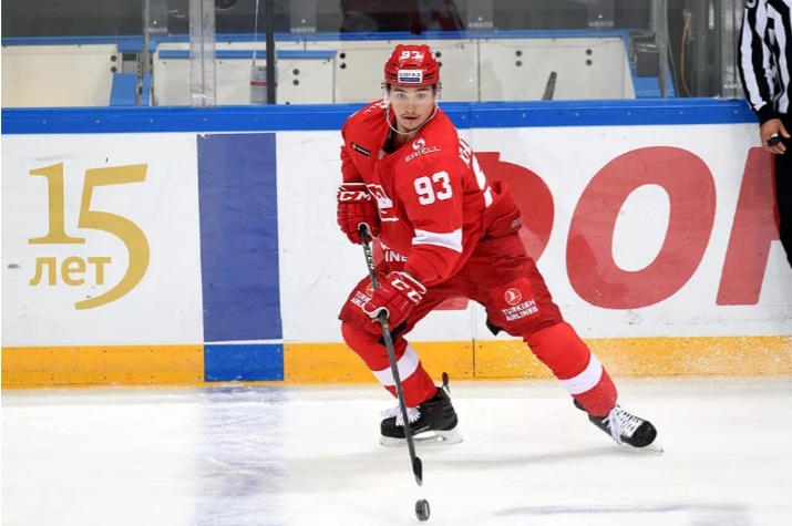Усиление "Авангарда" нападающий Александр Хохлачев. Фото: khl.ru