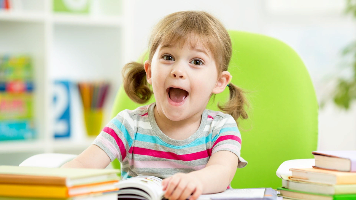 Источник фото: https://rused.ru/irk-mdou37/wp-content/uploads/sites/41/2018/02/east16-happy-student-1920x1080.jpg