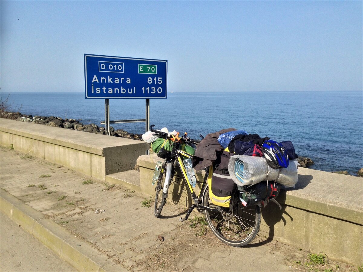 Побережье Чёрного моря по дороге на Ризе. Фото автора