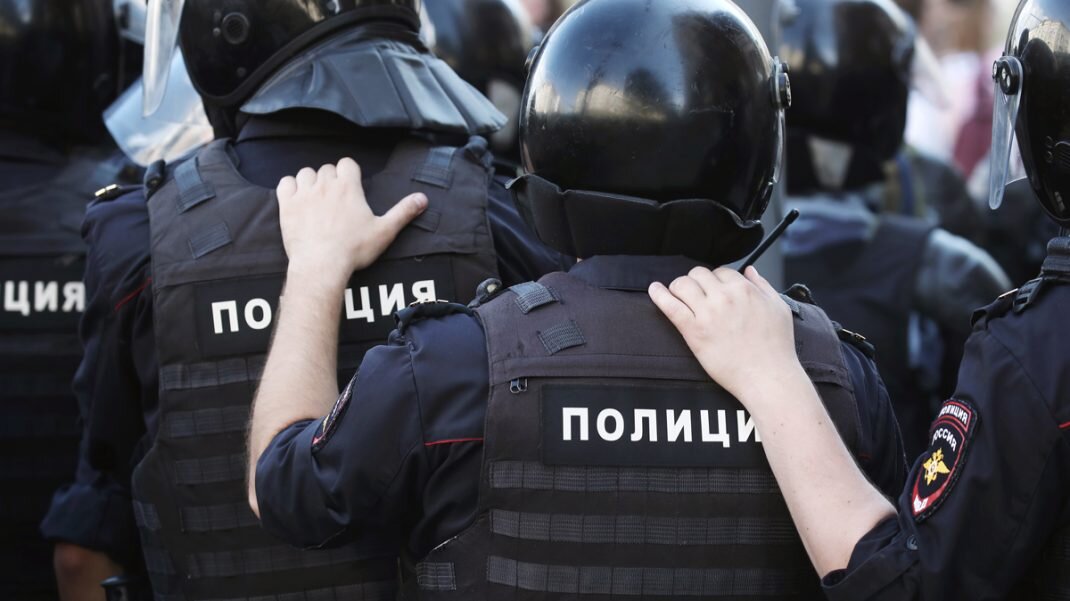 Источник изображения: https://openmedia.io/news/n3/pravitelstvo-xochet-rasshirit-prava-policii-pri-zaderzhanii-dosmotre-mashin-i-strelbe-v-gosdume-eto-odobryayut/