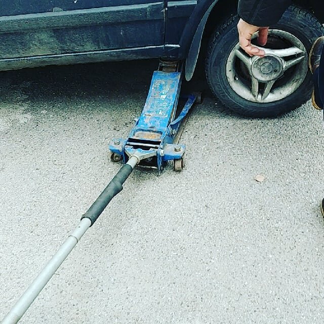 Пытаемся закатить на эвакуатор