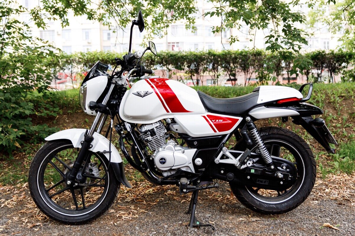 Bajaj V150