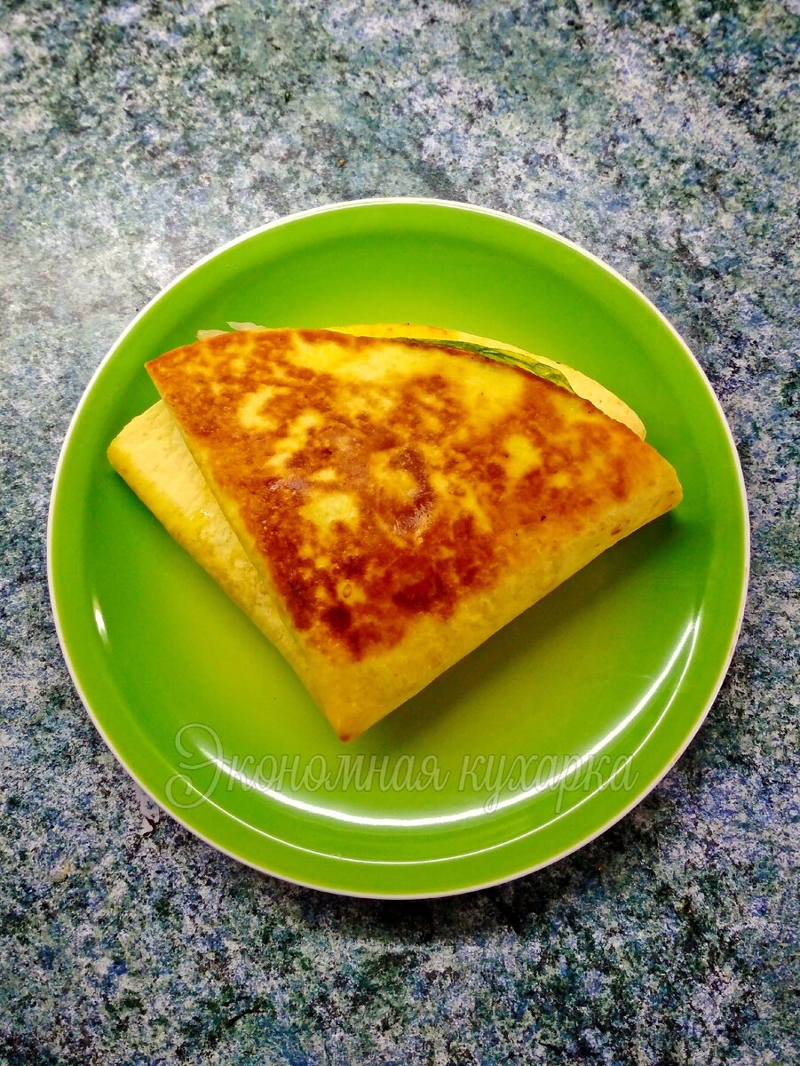 Нежная и хрустящая тортилья, отличный вариант для сытного завтрака
