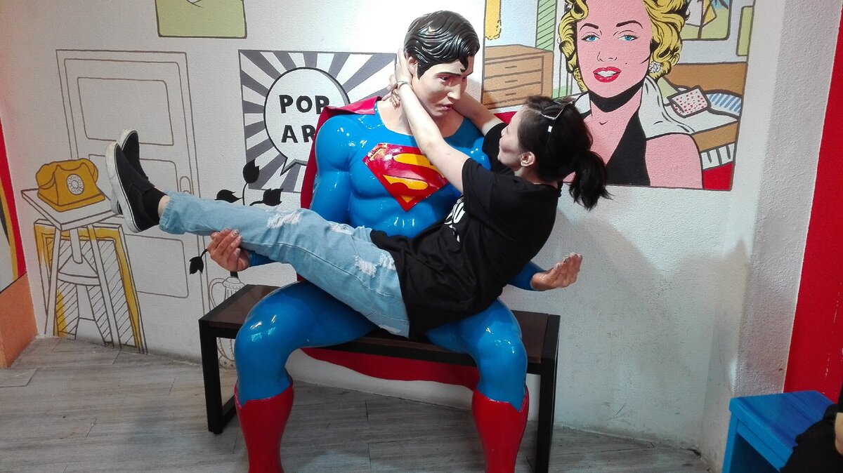 На входе в музей