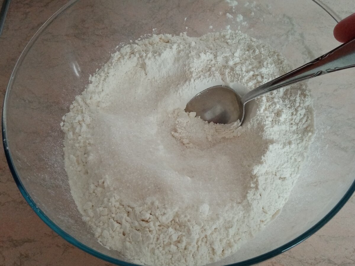 Приготовление теста для галет.