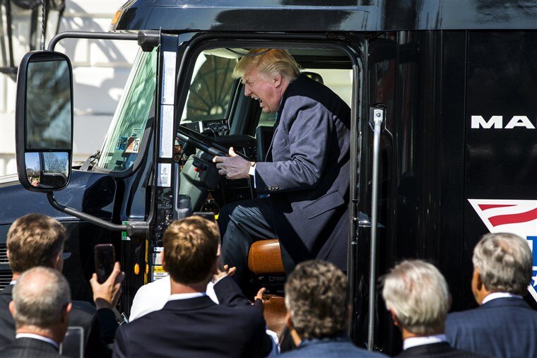 Трамп в своём амплуа. 