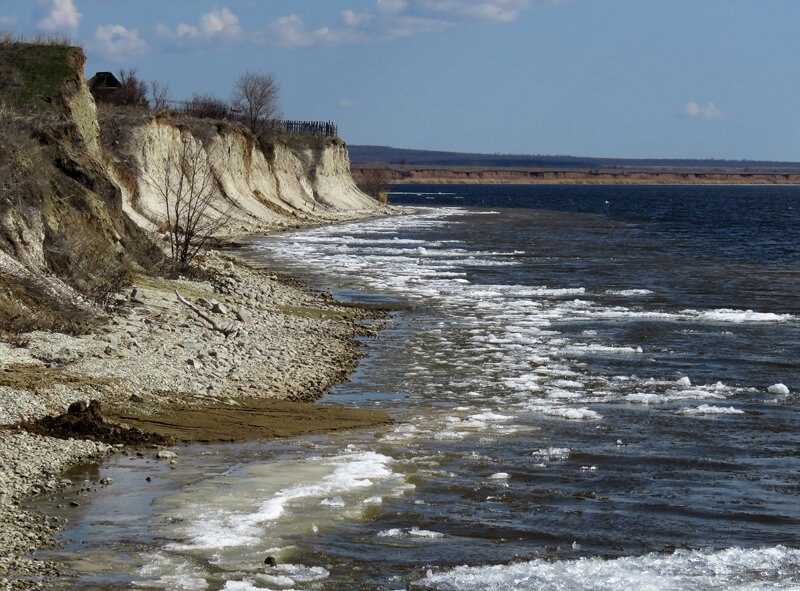 Погода в золотом красноармейский район. Село золотое Саратов. Золотое Саратовская область Волга. Утёс синее Лбище Саратов. Село золотое Красноармейский район Саратовская область.