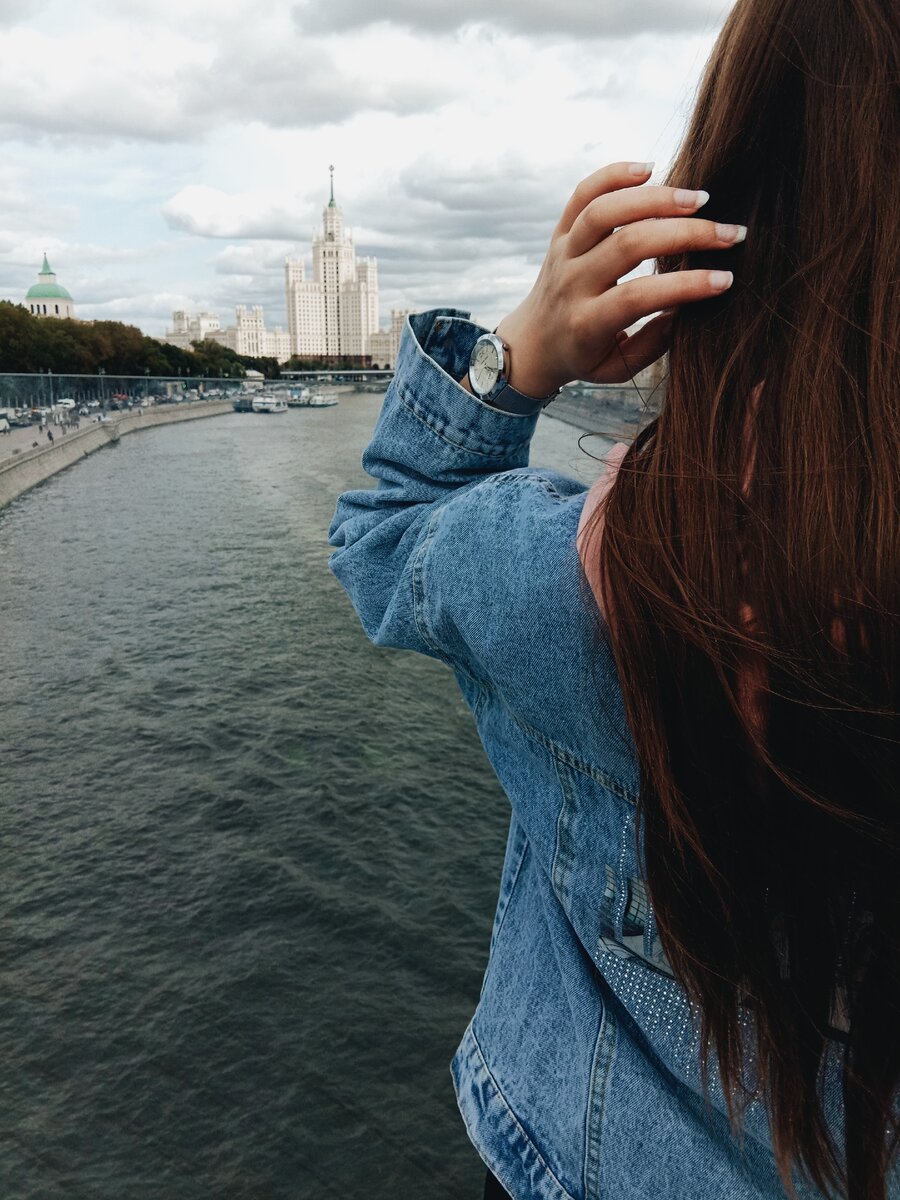 Мост в парке Зарядье