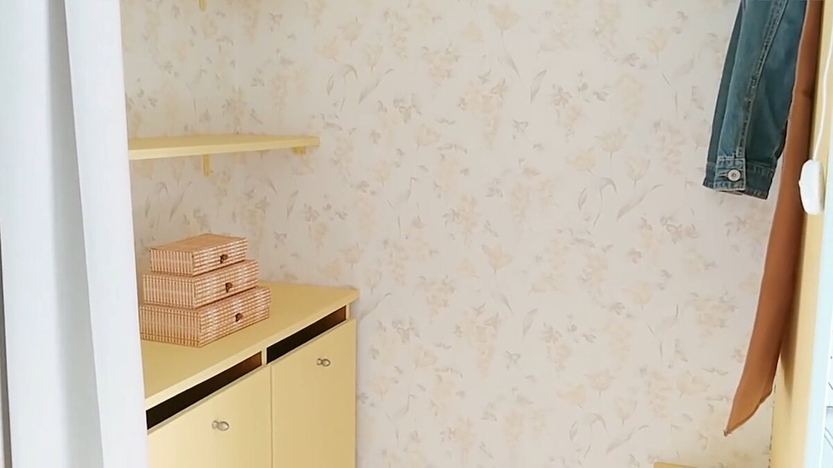 Обои в гардеробной создают настроение