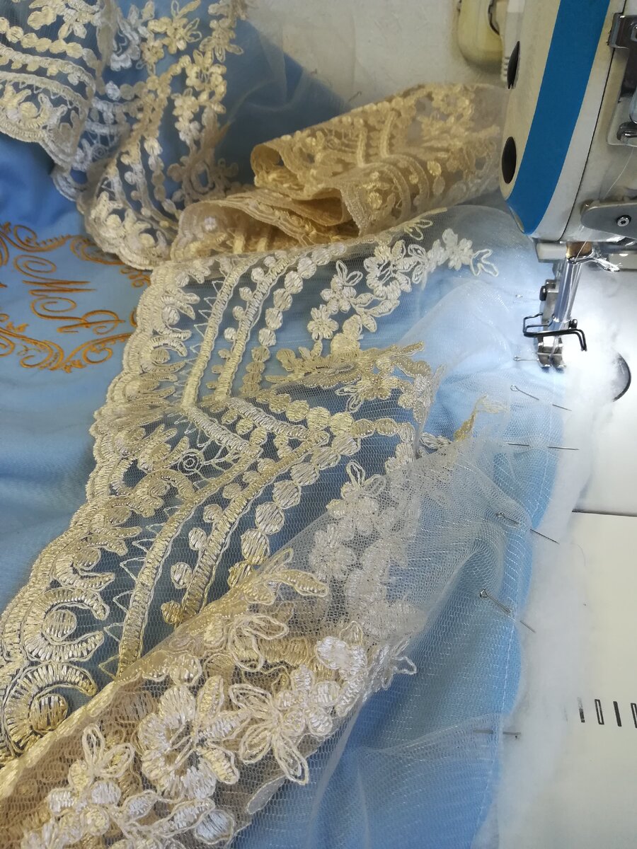 Притачивание кружева