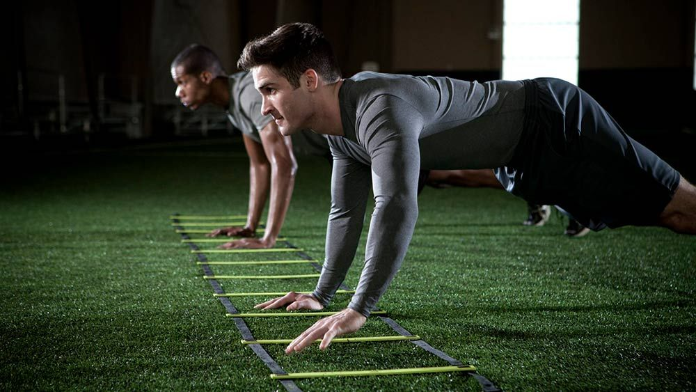 Спортсмены ловкость. Координационная выносливость. Координация в спорте. Ловкость в спорте. Скоростная тренировка.