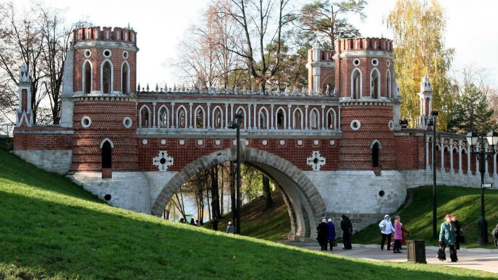 5 топовых летних событий в Москве:йога, совы и немного больше.