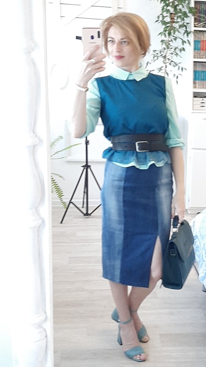 Юбка, блузка и топ.