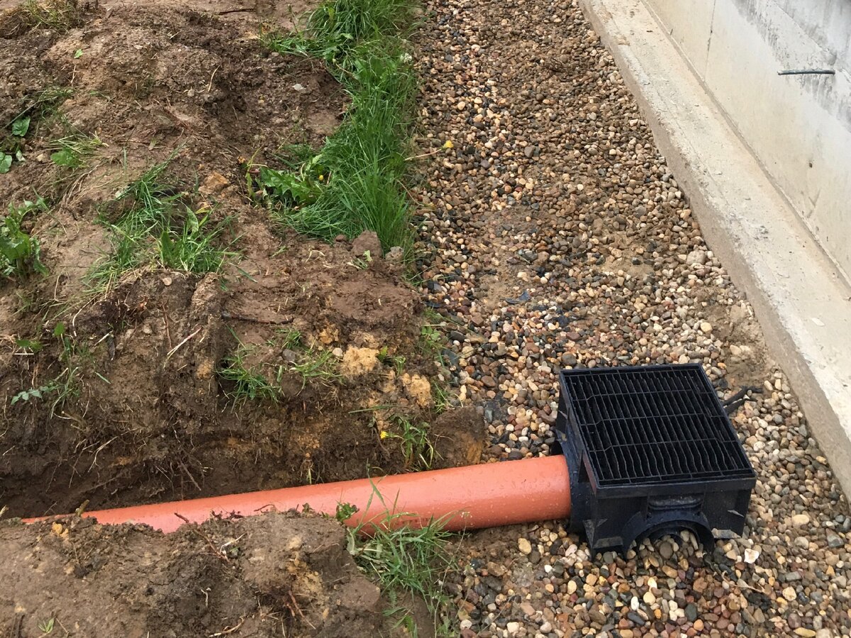 Дождеприемник с отводом в ливневую канализацию (можно листать)