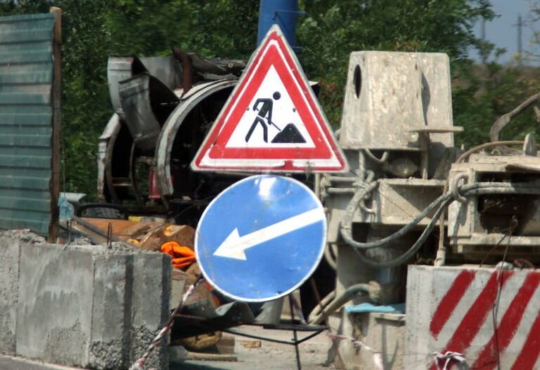 Дорожные работы иногда появляются неожиданно