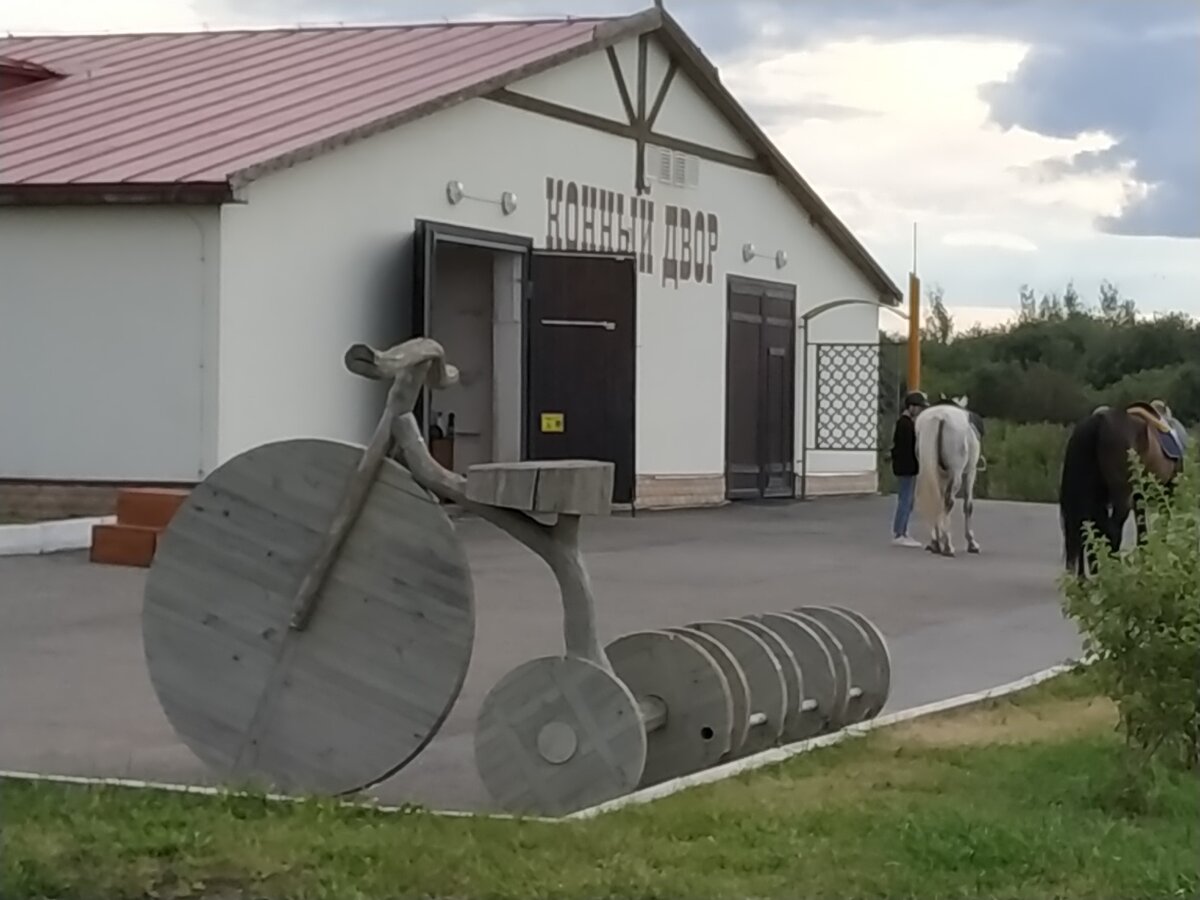 Здесь вот так. Очень чисто,красиво и стильно. 