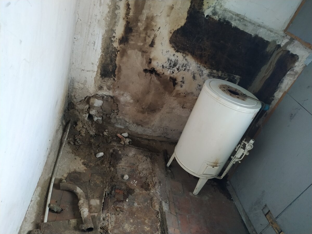 Убрала печку, чтобы перенести газовый котел