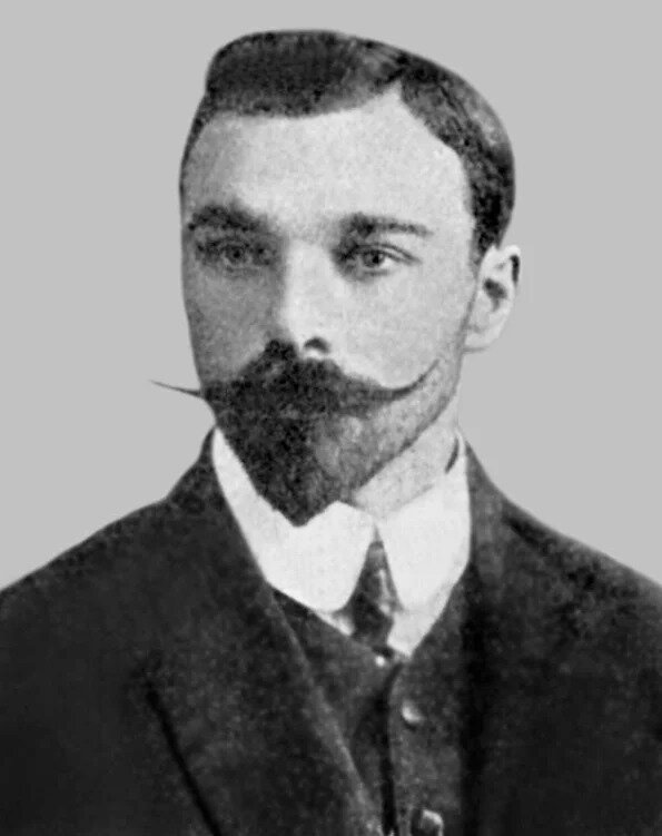 А. К. Анохин, киевский врач, пропагандист спорта, в частности тяжёлой атлетики, теоретик и тренер.