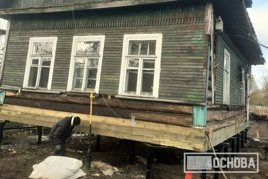 Подъем дома 6х11 м с переносом на 3 м и заменой нижних венцов
