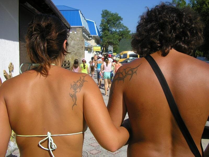 Мы и наши спины в те давние времена.. 