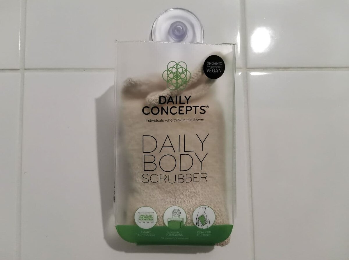 А так моя мочалка выглядит сейчас - если раньше она была ровно по размеру футляра, то теперь явно уменьшилась 