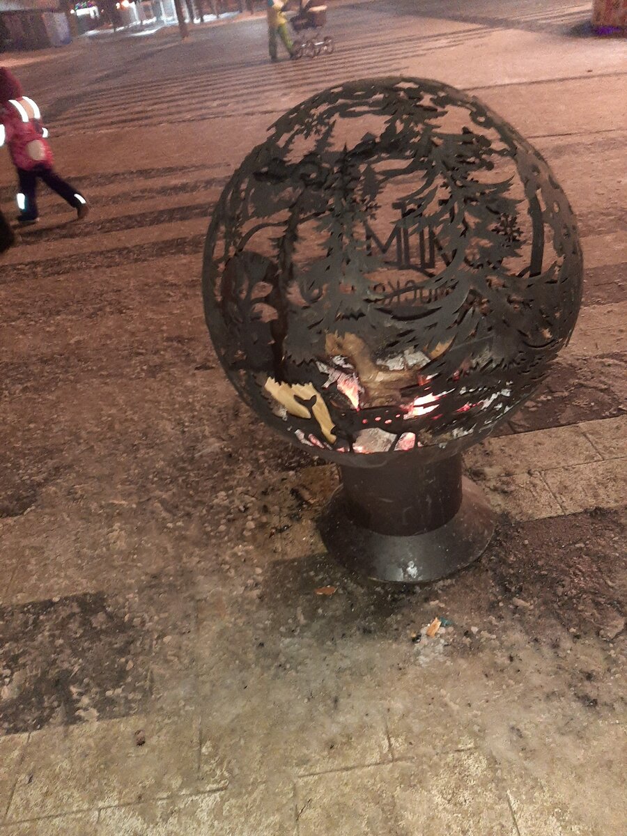  камин в парке (фото автора)