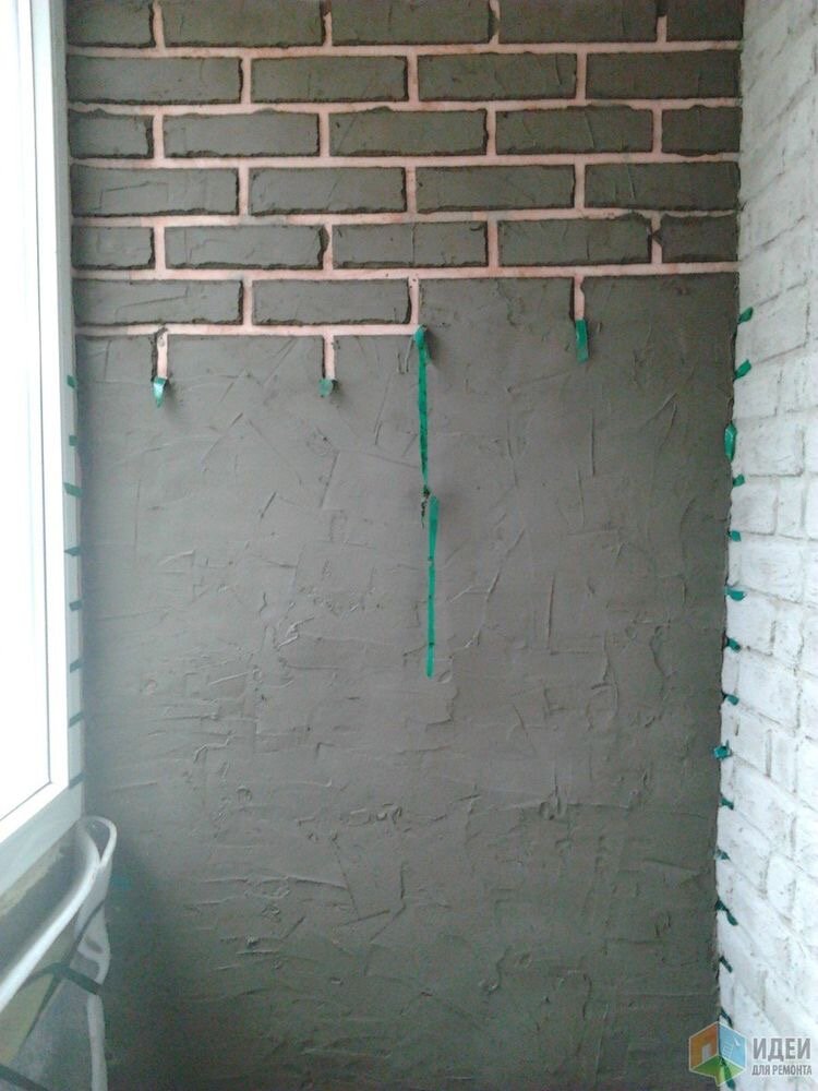 Плюсы:

Максимальная реалистичность покрытия;

Улучшения тепло- и звукоизоляционных свойств поверхности;

Несложный монтаж;

Низкая цена;

Отсутствие необходимости предварительной обработки стены.

Минусы:

Некоторые приемы требуют значительных временных затрат и аккуратности.