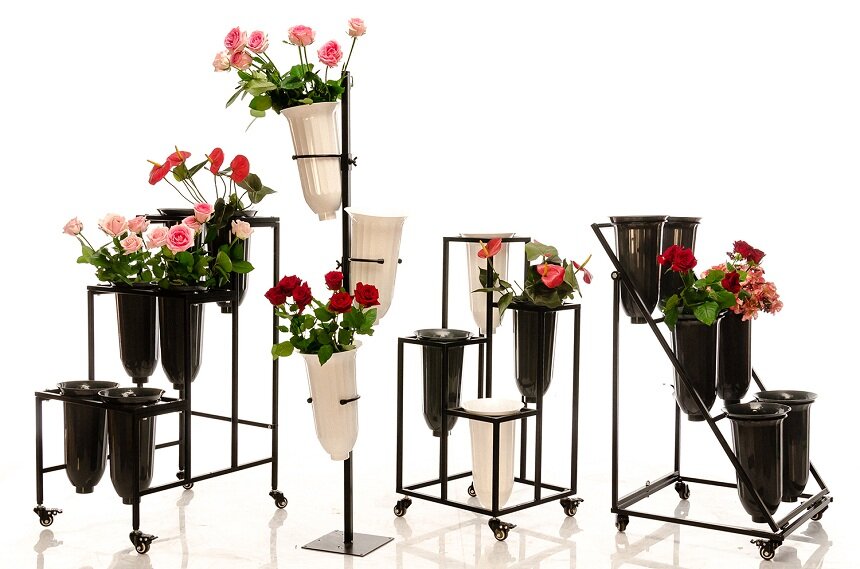 Флористические стойки для срезанных цветов и букетов