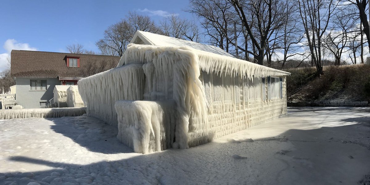 Это не мой дом, к счастью.